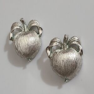 Vintage 1962 apple clip on earrings sarah Coventry Adam's delight silver vtg